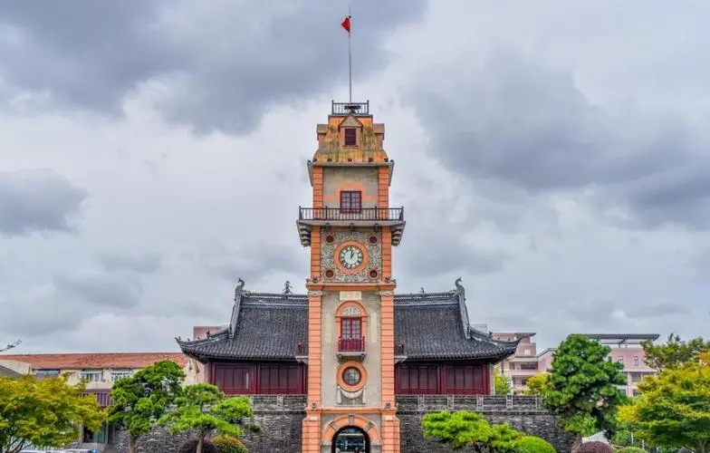 &#19975;&#35937;&#22478;&#20307;&#32946;&#45;&#19975;&#35937;&#22478;&#65288;&#20013;&#22269;&#65289;&#20844;&#21496;