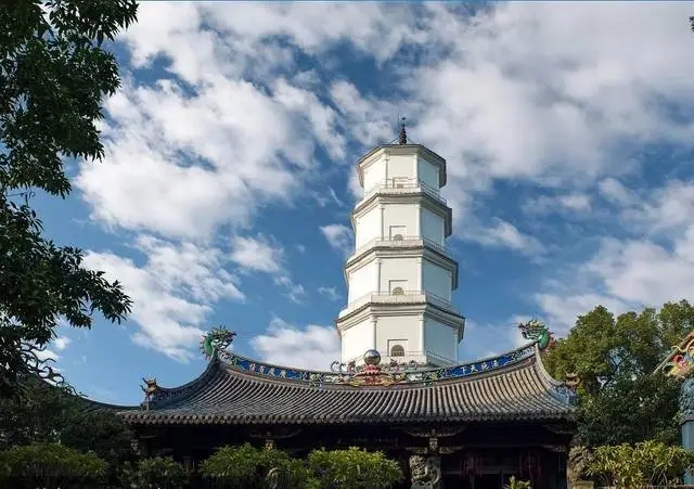 &#19975;&#35937;&#22478;&#20307;&#32946;&#45;&#19975;&#35937;&#22478;&#65288;&#20013;&#22269;&#65289;&#20844;&#21496;