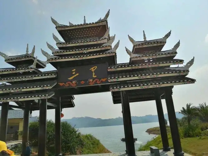&#19975;&#35937;&#22478;&#20307;&#32946;&#45;&#19975;&#35937;&#22478;&#65288;&#20013;&#22269;&#65289;&#20844;&#21496;